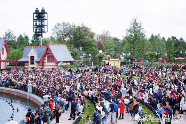 五一最坑爹的景点：排队排到吐，物价翻十倍