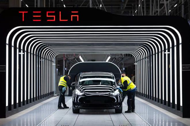 特斯拉上海工厂即将恢复3班制 工人每天补贴300
